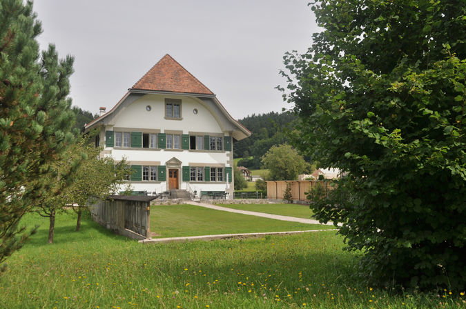 gzel_pfarrhaus_frontal_2.jpg