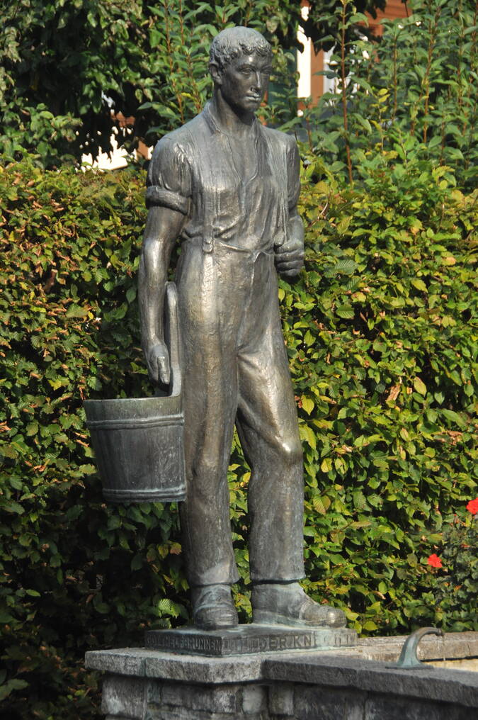 gzel_6_uli_brunnen.jpg gzel_6_uli_brunnen.jpg