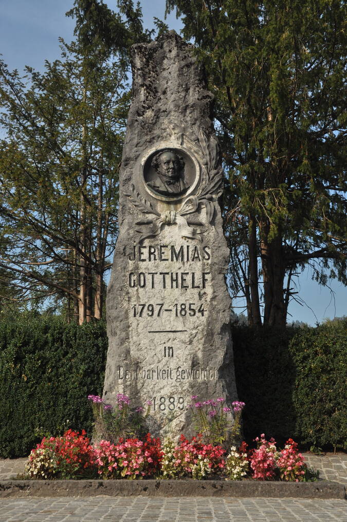 Uli Brunnen und Gotthelf Denkmal Lützelflühpg