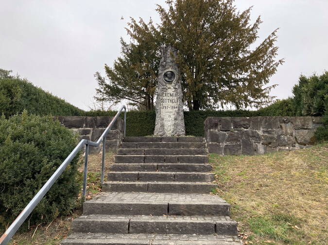 Gotthelf Denkmal Lützelflüh