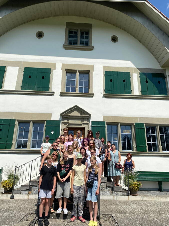 Jugendliche aus Riga / Lettland zu Besuch im Gotthelf Zentrum Jugendliche aus Riga / Lettland zu Besuch im Gotthelf Zentrum