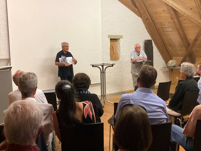 Werner Eichenberger und Heinrich Schütz stellen die neue Autobiografie Gotthelfs vor Werner Eichenberger und Heinrich Schütz stellen die neue Autobiografie Gotthelfs vor