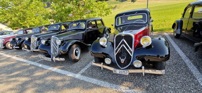 Citroen Oldtimer zu Besuch im Gotthelf Zentrum Citroen Oldtimer zu Besuch im Gotthelf Zentrum