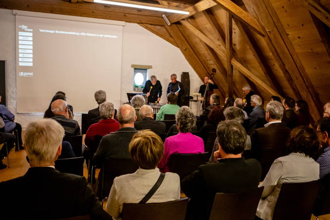 Eröffnung der Vernissage durch J4J